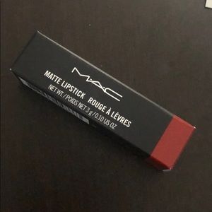 MAC matte lipstick “chili”
